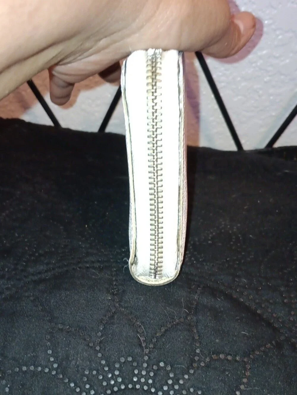 Michael Kors Signature Zip Wallet in Cream/Light Beige